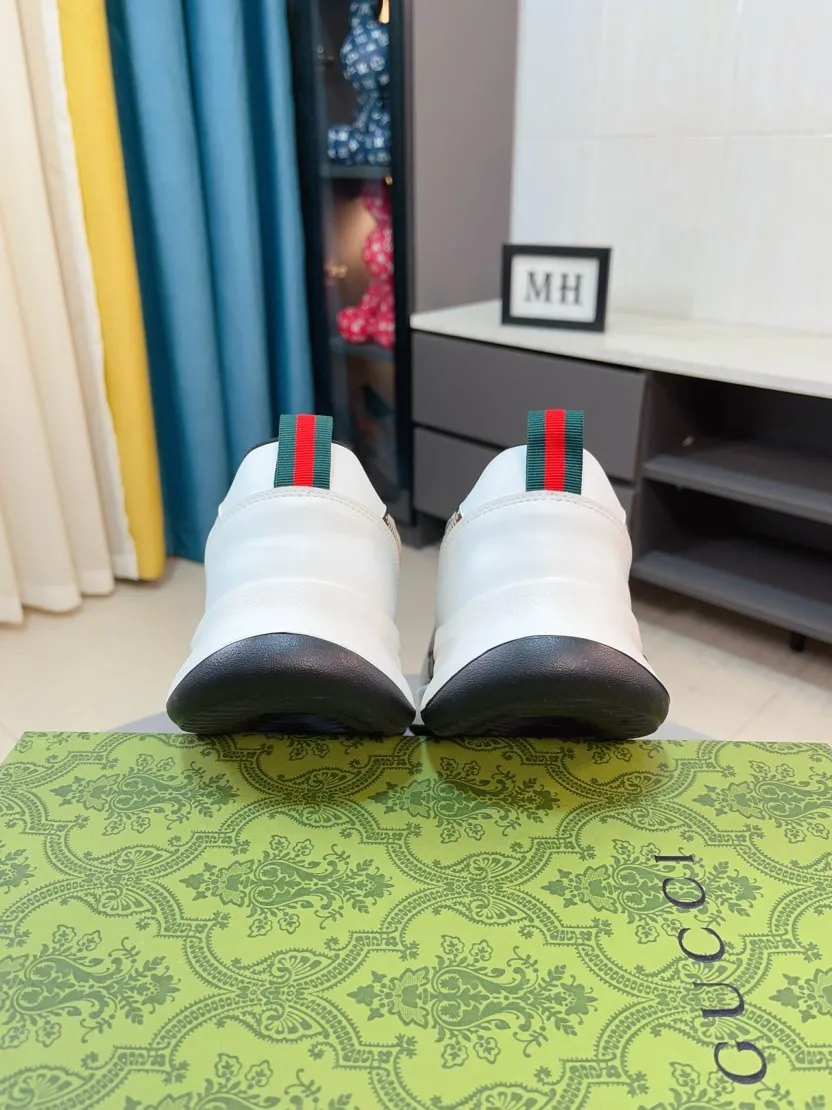 Men's shoes 💰440🌹🌹[GUCCI] Gucci's new lace-up casual men's shoes are on the market first, and the materials and workmanship are superior to all versions on the market. The highest quality shipped first-layer cowhide with imported original perforated materials➕Genuine leather lining, privately molded soft outsole, high foot comfort, imported special materials highlight the brand's unique charm, high-end customization 38-44